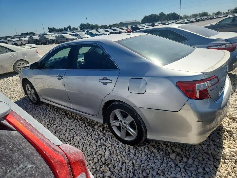 2012 TOYOTA CAMRY SE  