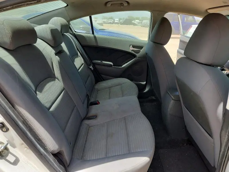 2017 KIA FORTE LX  