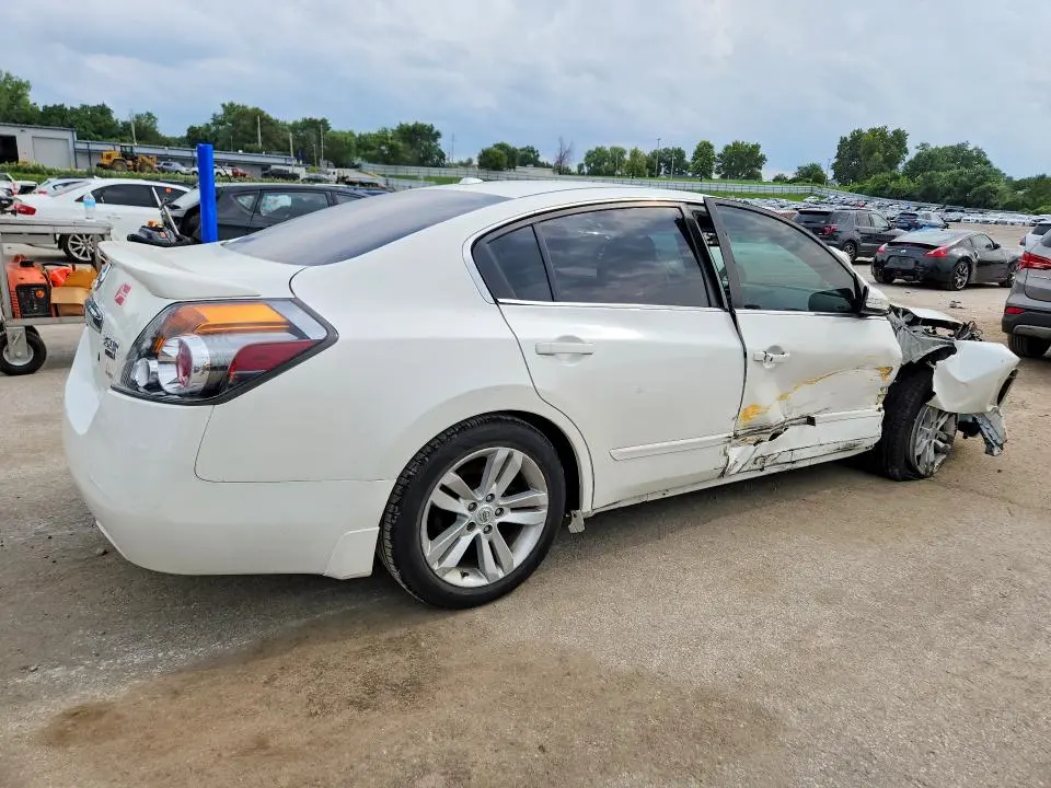 2011 NISSAN ALTIMA SR  