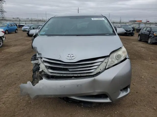 2015 TOYOTA SIENNA LE  