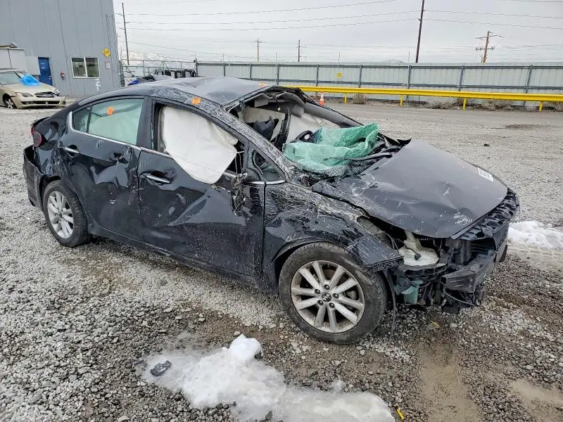 2017 KIA FORTE LX  
