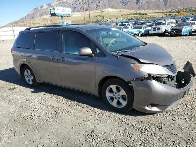 2014 TOYOTA SIENNA LE  