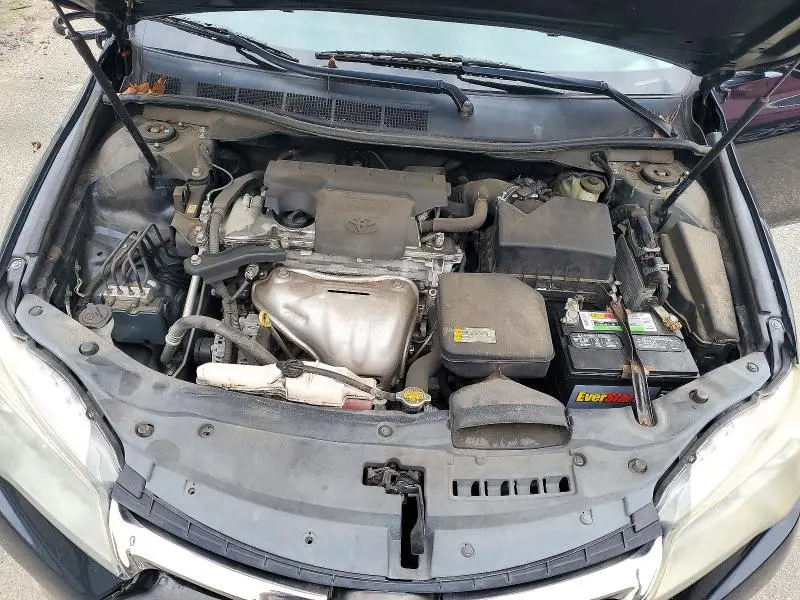 2015 TOYOTA CAMRY SE  
