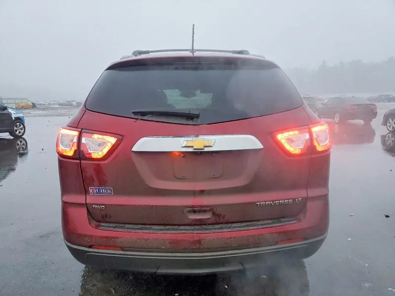 2015 CHEVROLET TRAVERSE LT  