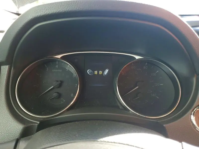 2015 NISSAN ROGUE SV  