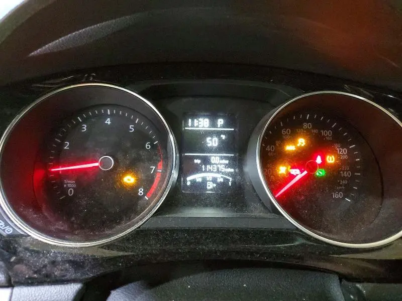 2016 VOLKSWAGEN JETTA SPORT  