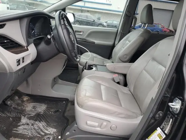 2015 TOYOTA SIENNA XLE  