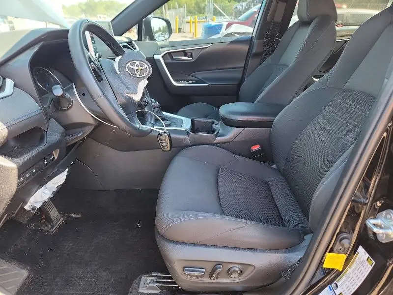 2022 TOYOTA RAV4 SE  