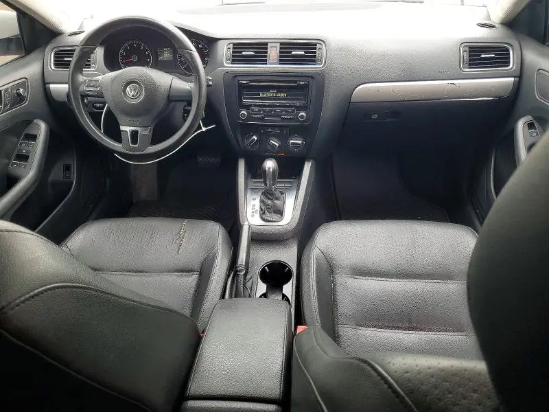 2013 VOLKSWAGEN JETTA SE  