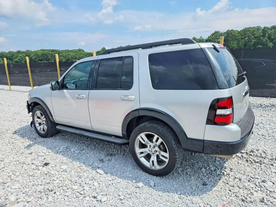 2010 FORD EXPLORER XLT  