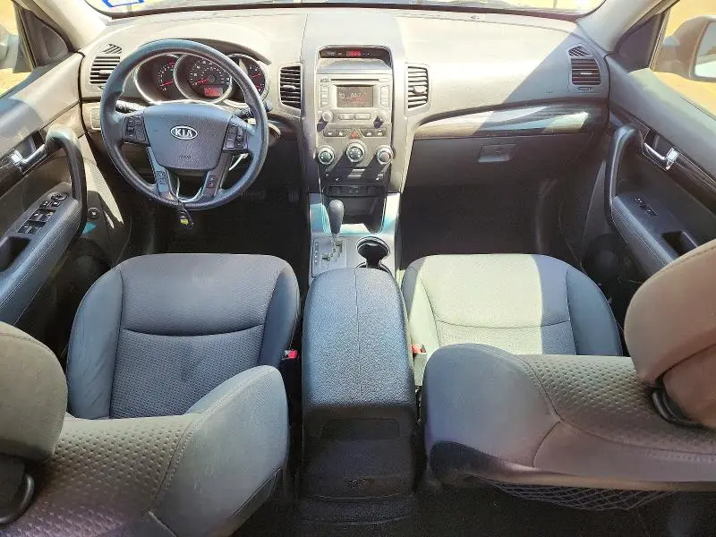 2013 KIA SORENTO LX  