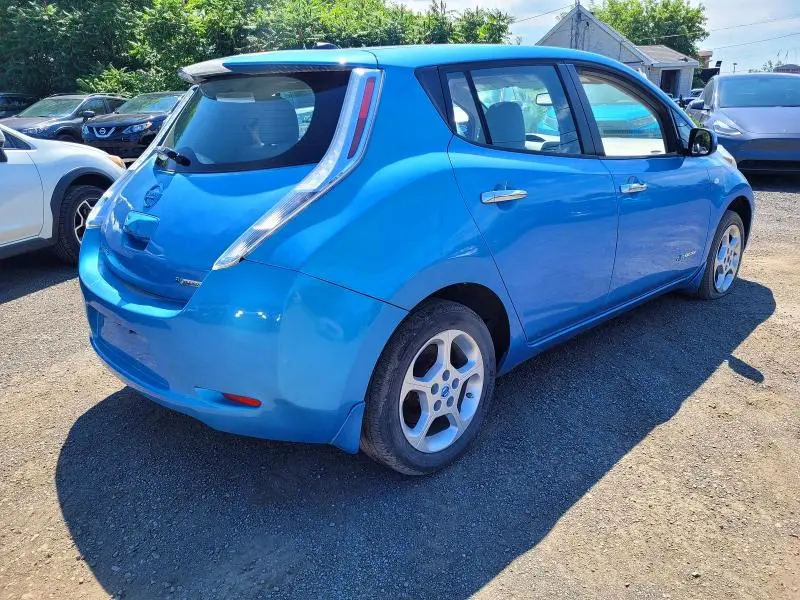 2011 NISSAN LEAF SV  