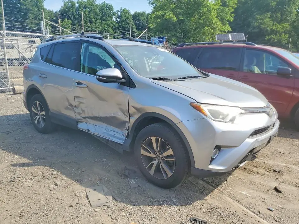 2017 TOYOTA RAV4 XLE  