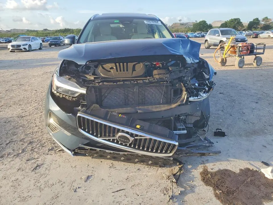 2023 VOLVO XC60 PLUS  