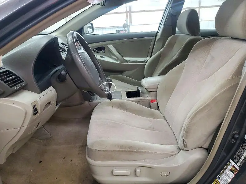 2010 TOYOTA CAMRY LE  