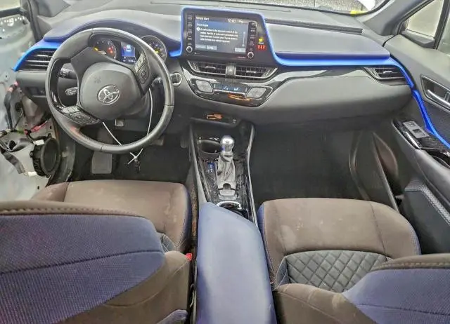 2020 TOYOTA C-HR XLE  