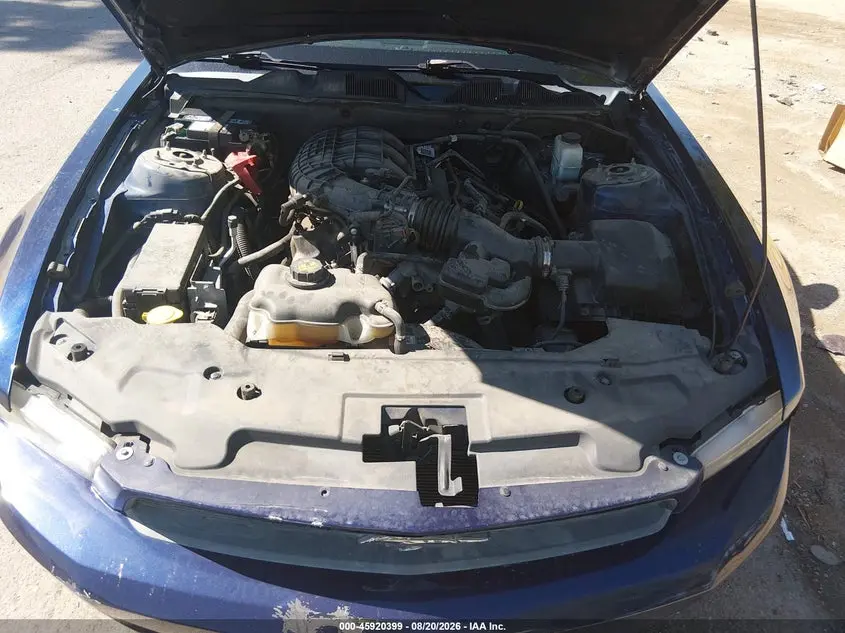 2011 FORD MUSTANG V6