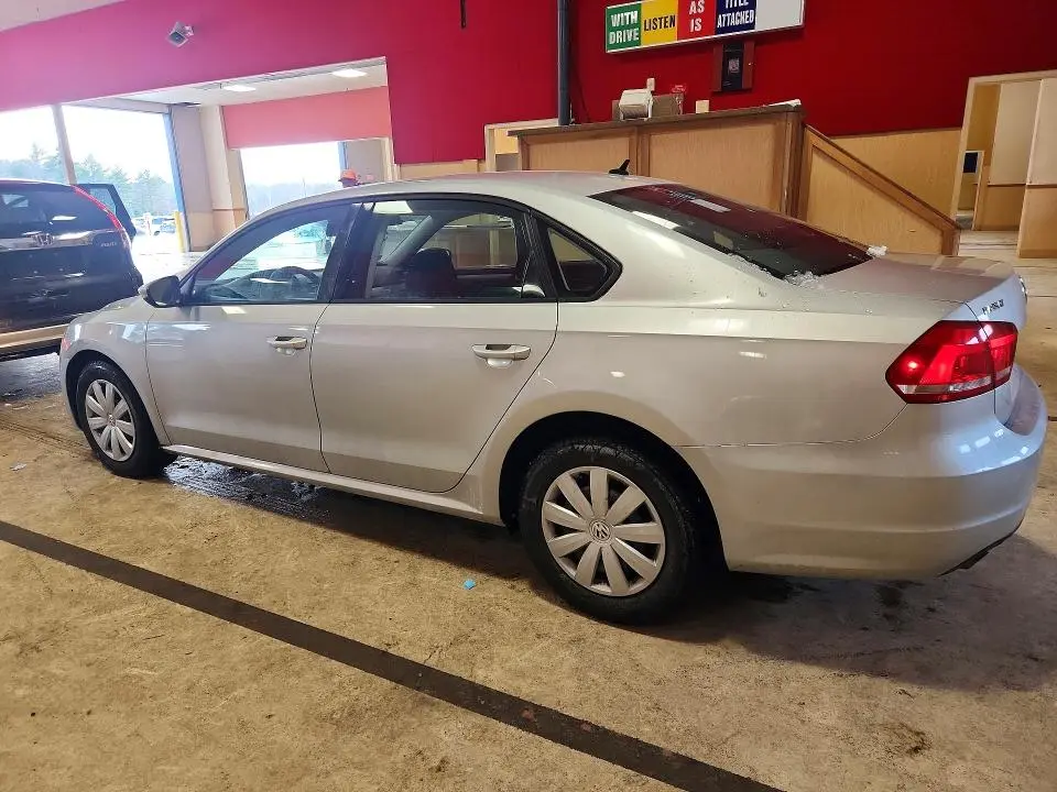 2012 VOLKSWAGEN PASSAT S  