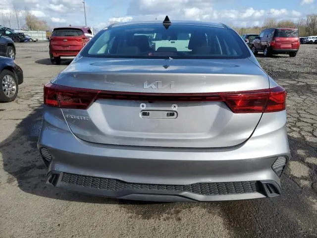 2023 KIA FORTE LX  