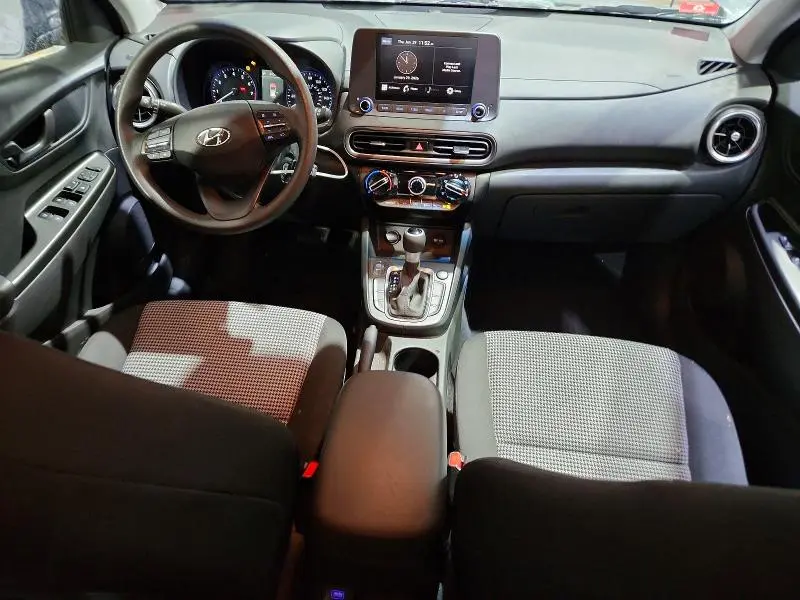 2023 HYUNDAI KONA SE  