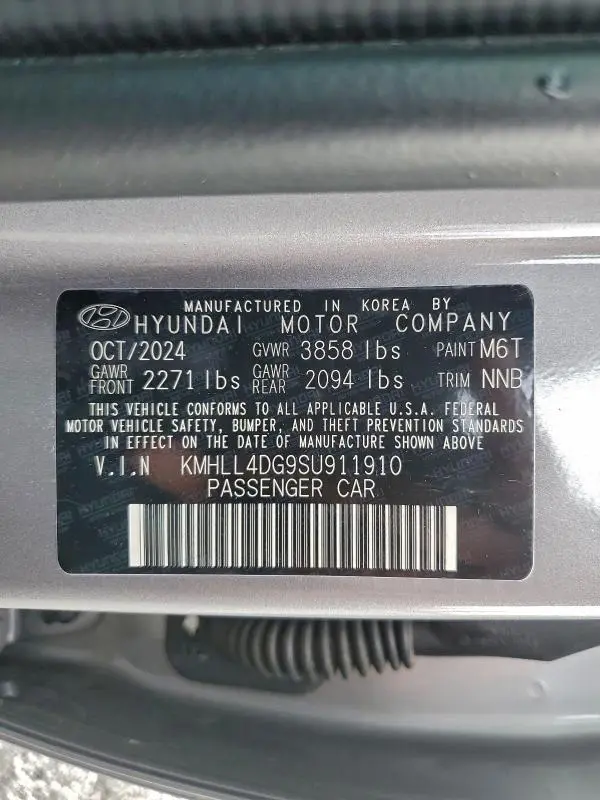 2025 HYUNDAI ELANTRA SE  