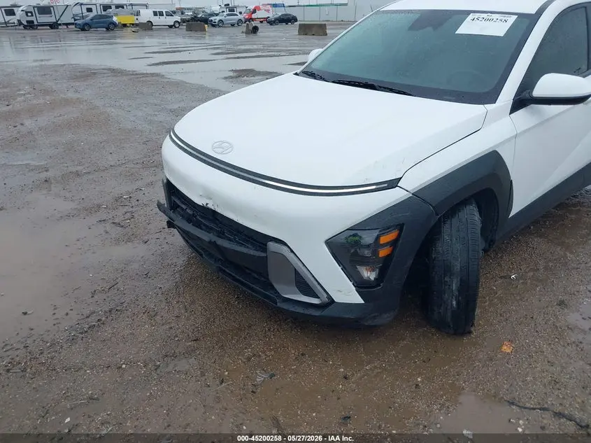 2025 HYUNDAI KONA SE