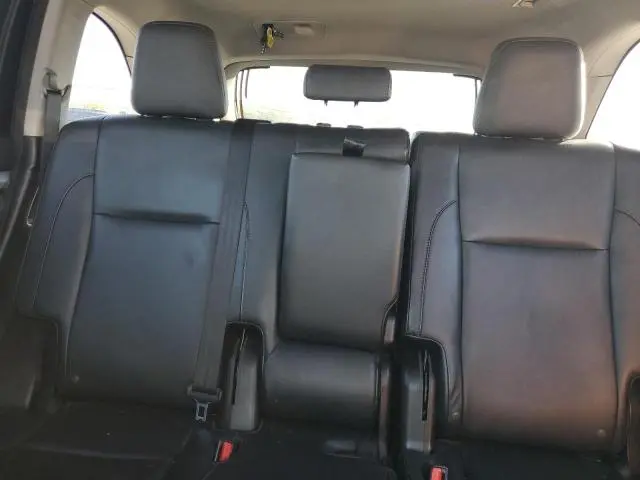 2016 TOYOTA HIGHLANDER XLE  