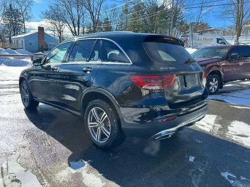 2021 MERCEDES-BENZ GLC 300  