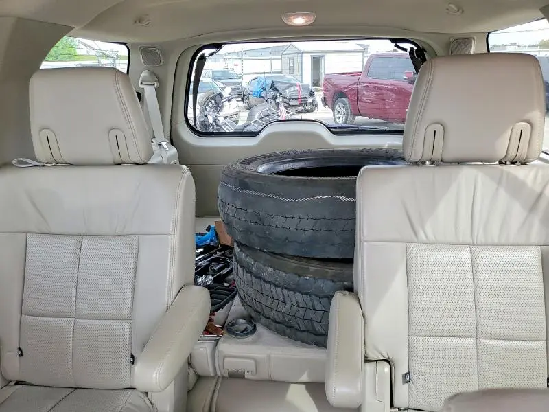 2011 LINCOLN NAVIGATOR   