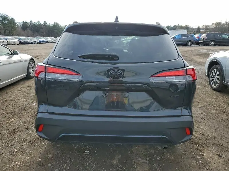 2022 TOYOTA COROLLA CROSS XLE  