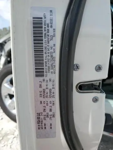2016 RAM 1500 SLT  