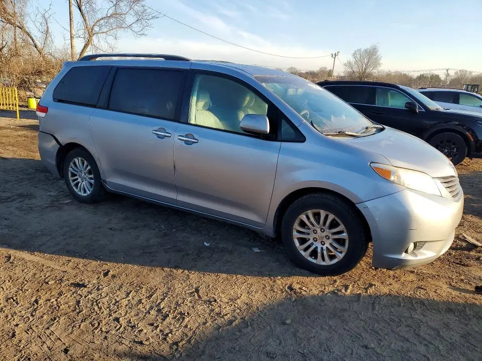 2011 TOYOTA SIENNA XLE 8-PASSENGER  
