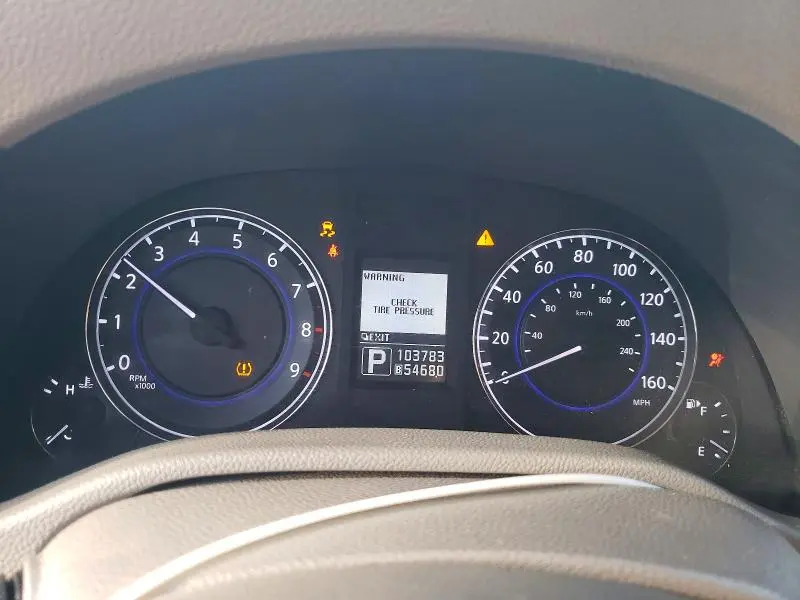 2011 INFINITI G37 BASE  