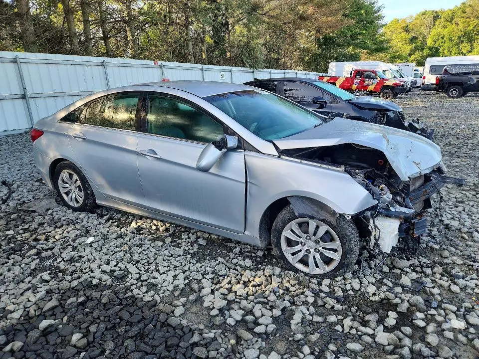 2011 HYUNDAI SONATA GLS  