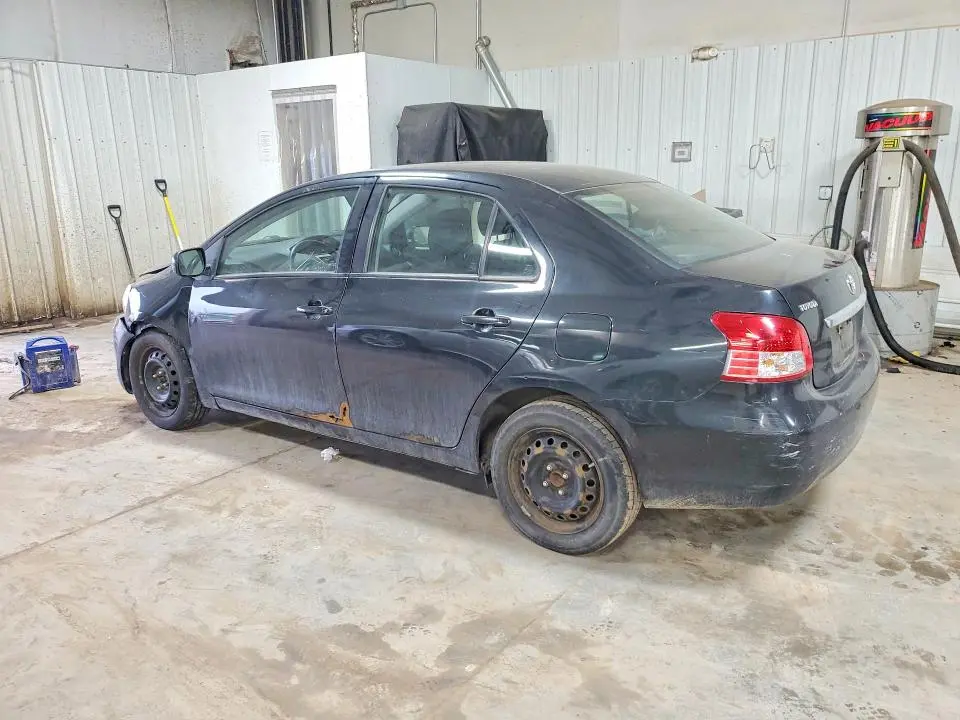 2010 TOYOTA YARIS BASE  