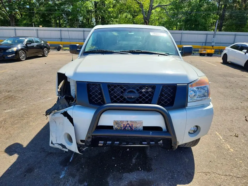 2015 NISSAN TITAN S  