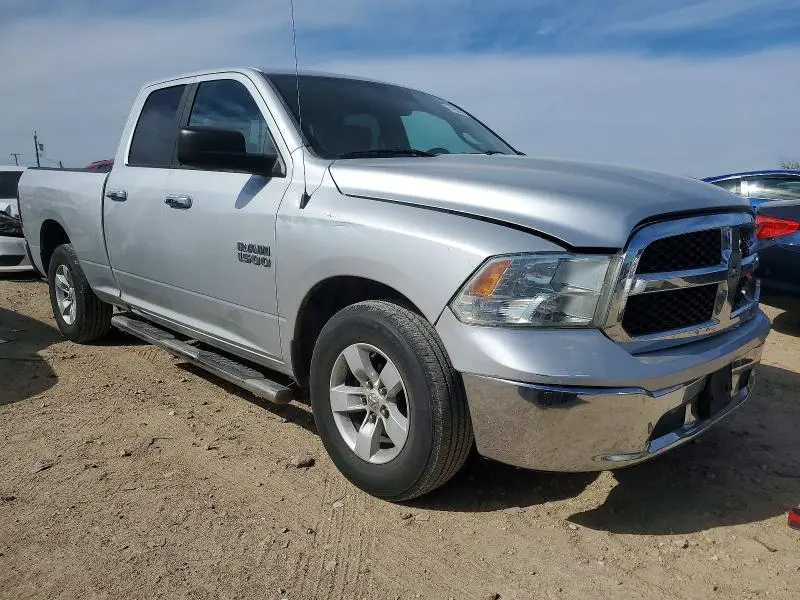 2016 RAM 1500 SLT  