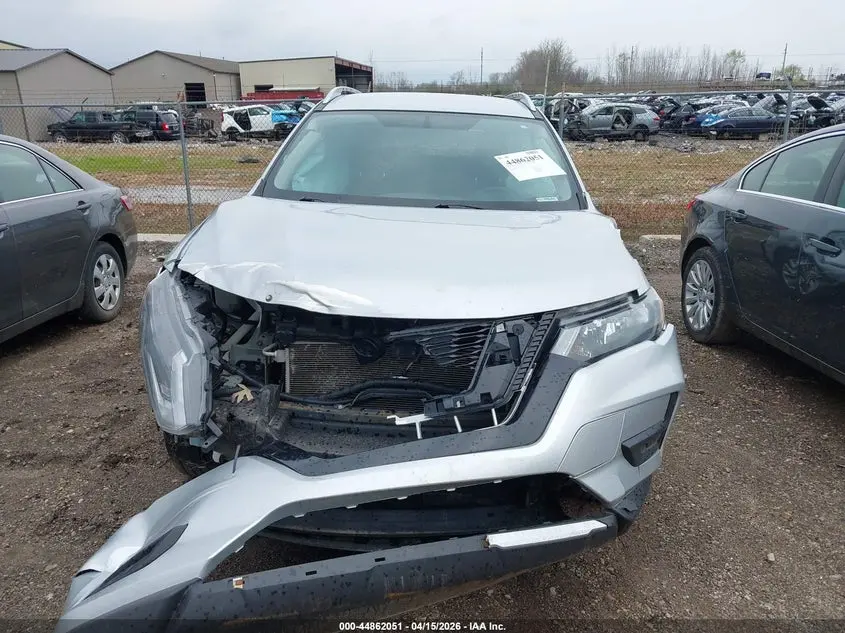 2017 NISSAN ROGUE SV