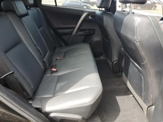 2017 TOYOTA RAV4 SE