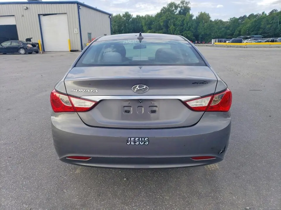 2011 HYUNDAI SONATA GLS  