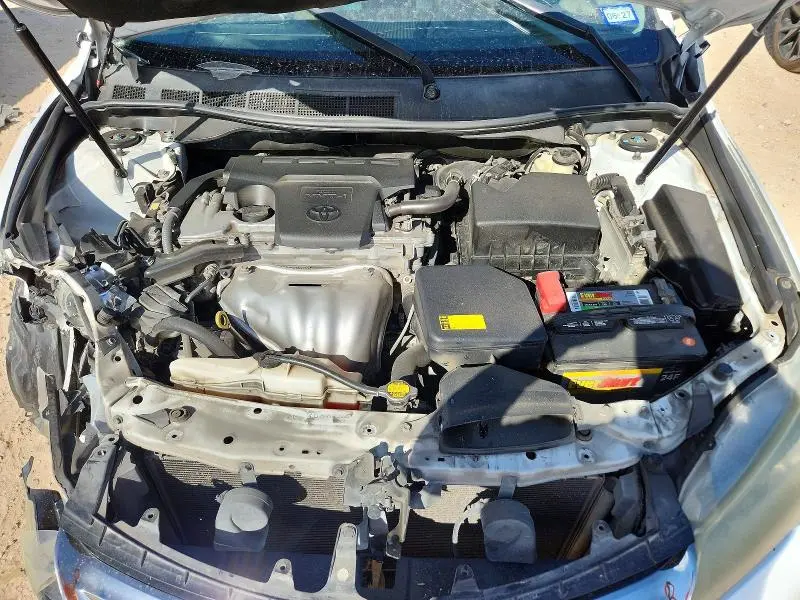 2015 TOYOTA CAMRY SE  
