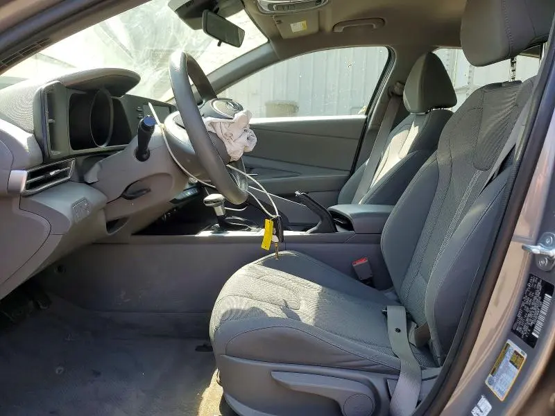 2023 HYUNDAI ELANTRA SE  
