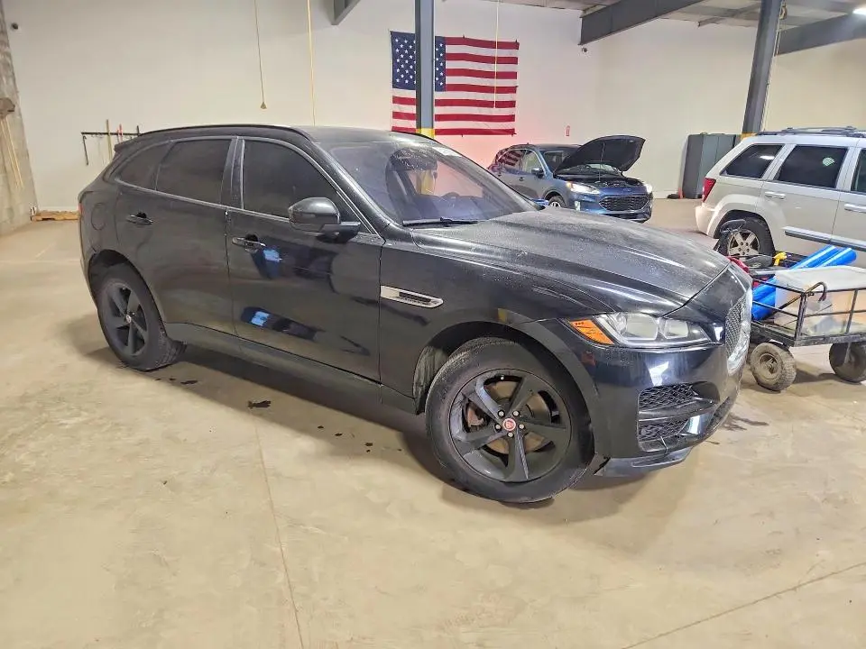 2018 JAGUAR F-PACE PREMIUM  