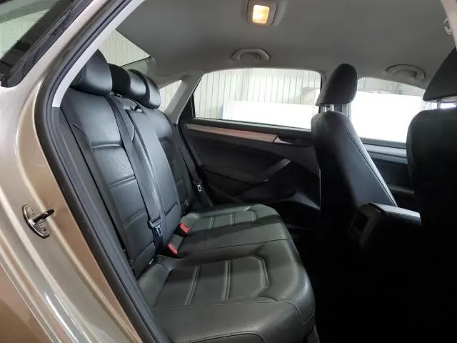 2015 VOLKSWAGEN PASSAT S  