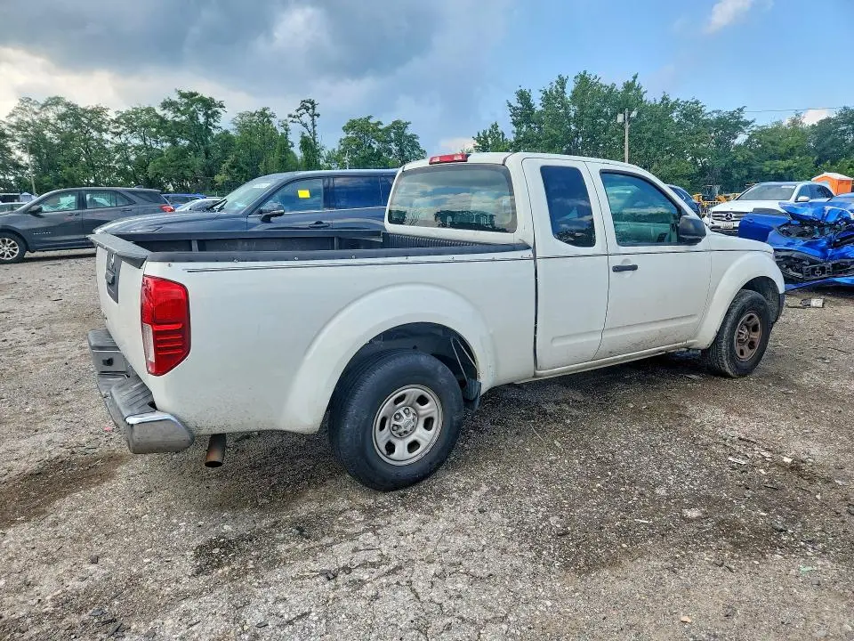 2015 NISSAN FRONTIER S  