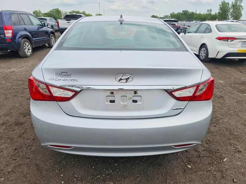 2013 HYUNDAI SONATA SE  