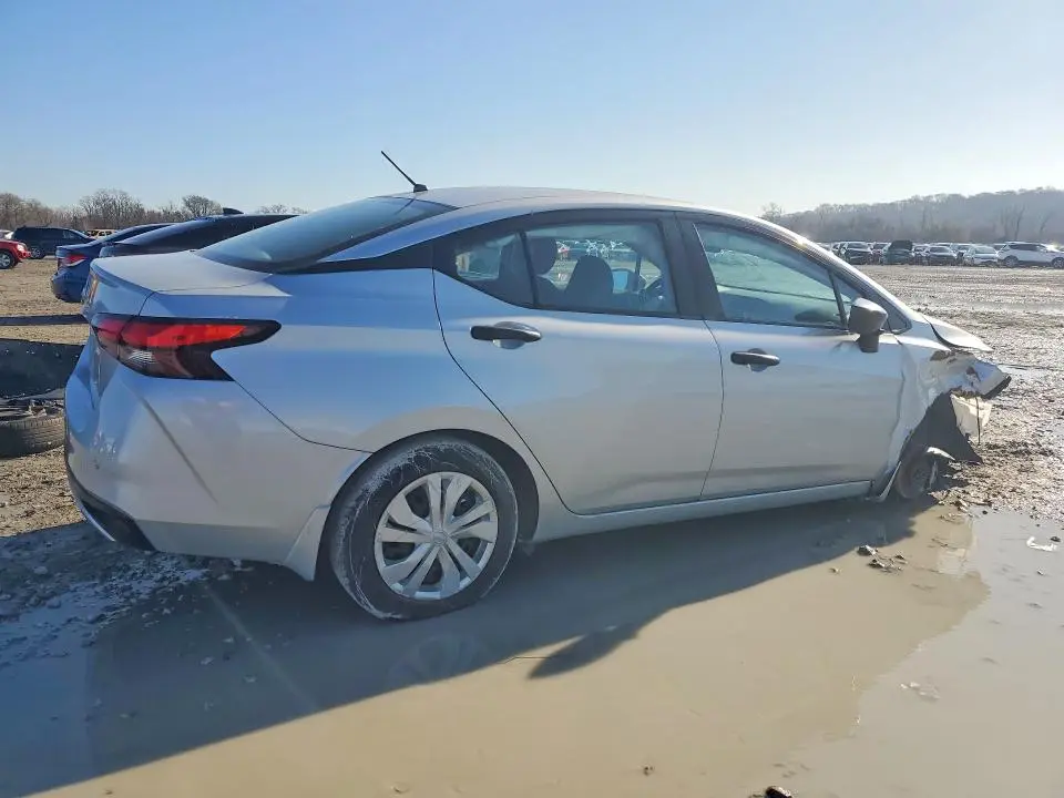2021 NISSAN VERSA S  