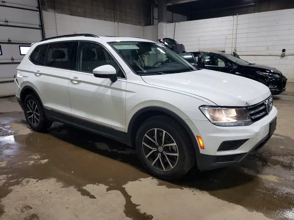 2021 VOLKSWAGEN TIGUAN SE  