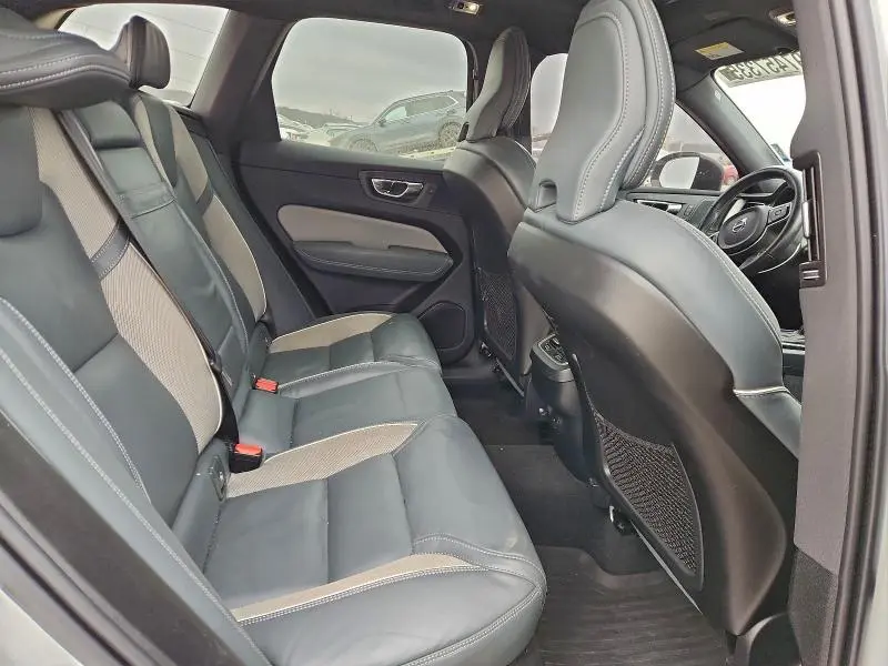 2021 VOLVO XC60 T5 R-DESIGN  