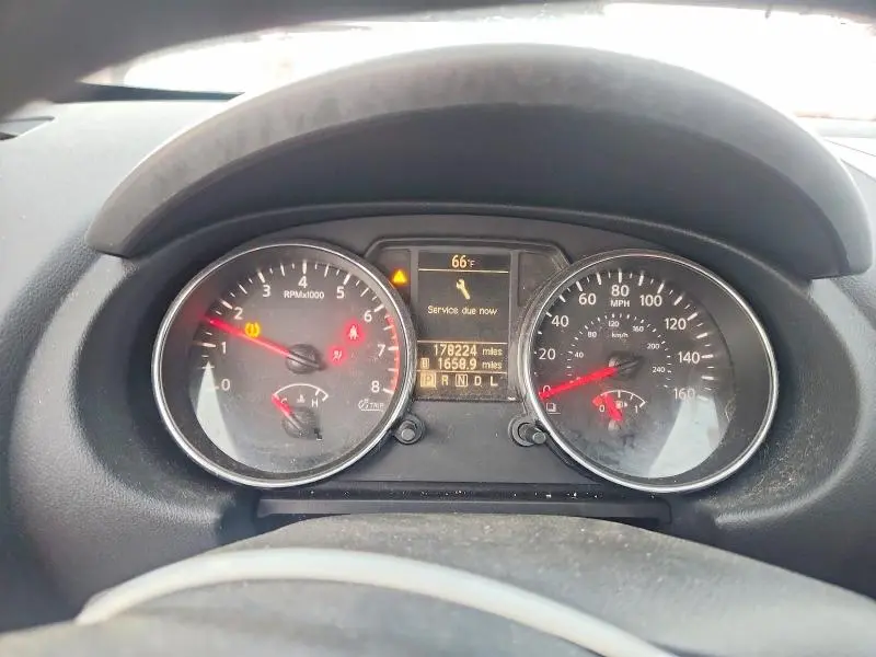 2011 NISSAN ROGUE S  
